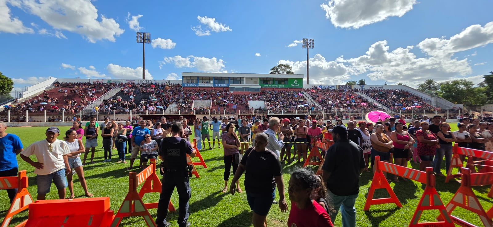 Vista geral do público no estádio