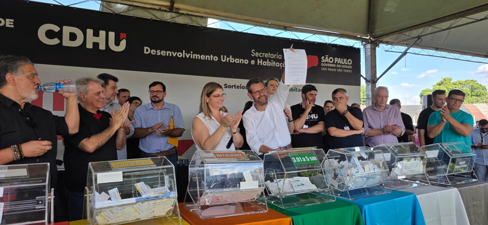 Comemoração do sorteio de unidades habitacionais