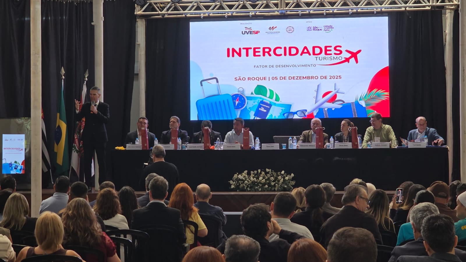 Painel principal do encontro Intercidades Turismo