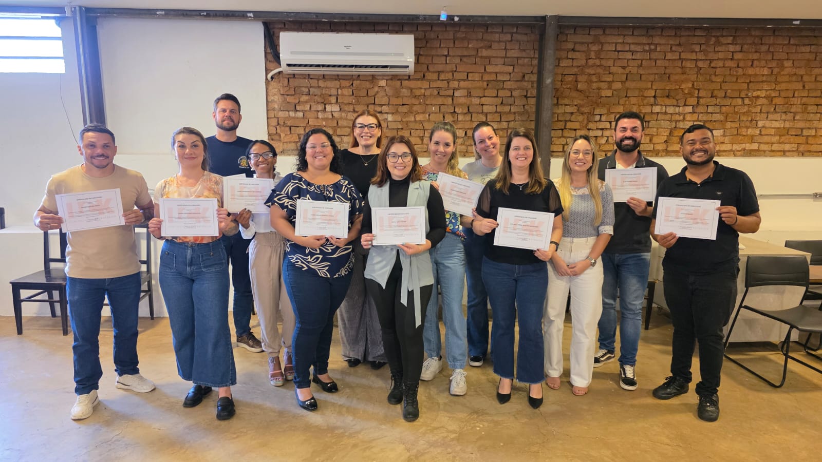 Turma com certificados — Curso de Cerimonial